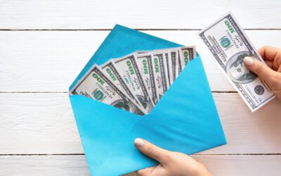 How to Use Cash Envelopes to Control Spending